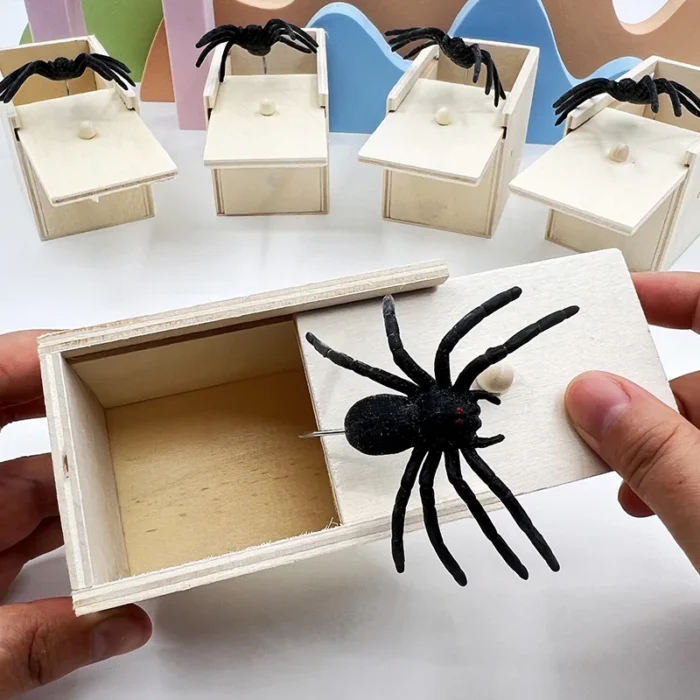 Spider Scare Prank Box Pop Out Rubber Spider Handmade Wooden Scare Box Fun Surprise Joke Prank Trick Toy for Kids Halloween Gift 3